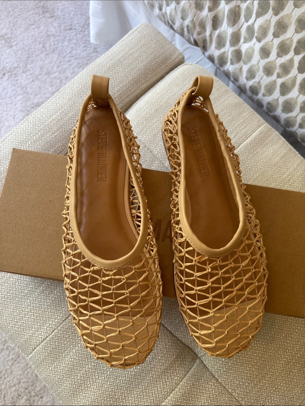 Steve Madden Woven Tan Loafer Flats NEW - Picture 3 of 3